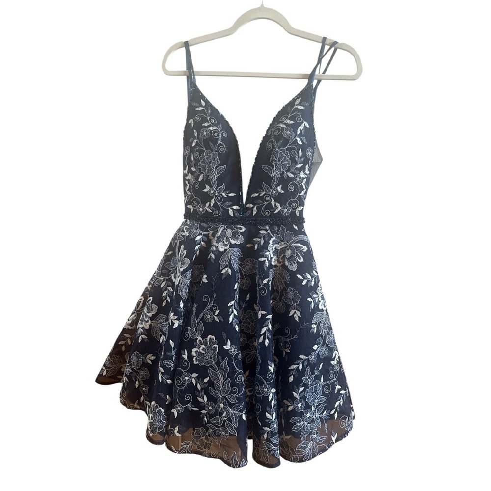 Ellie Wilde Mon Cheri Sz 6‎ Short Blue Silver Prom Dress Plunging Mesh Neckline